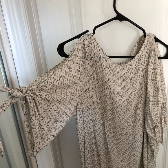 Cream Patterned Dress - Picture 2 of 5